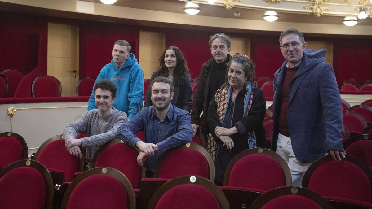 Sacha Tomé, Carmen del Valle, Pere Ponce, Helena Pimenta, Guillem Ginard, David Bueno y Xavi Frau.