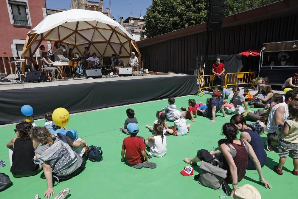 Els escentaris del Teatre Municipal i la Plaça de Pallol es van omplir de públic familiar