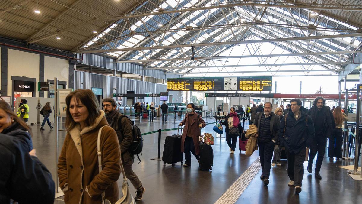 Los viajeros podrán llevar bicicletas sin desmontar en trenes Avant de Renfe