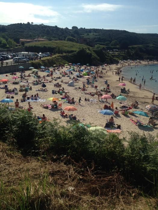 Sábado de playa en Asturias: parcelas de arenal