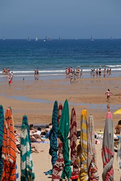 Gijón disfruta del buen tiempo