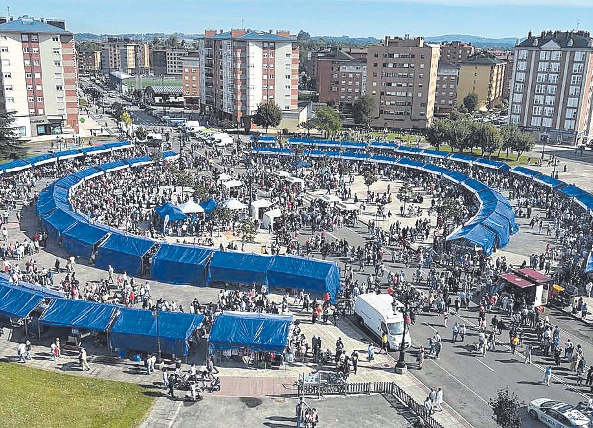 El mercadillo de La Corredoria.