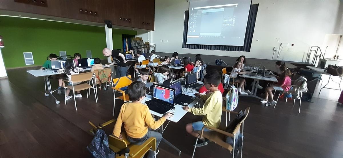 Uno de los talleres del campus.