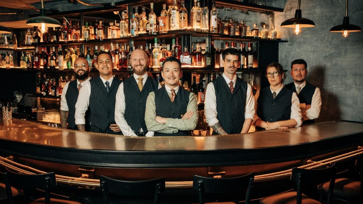 El equipo de Devil’s Cut, reconocido como mejor apertura internacional del año -Best International Cocktail Bar-.