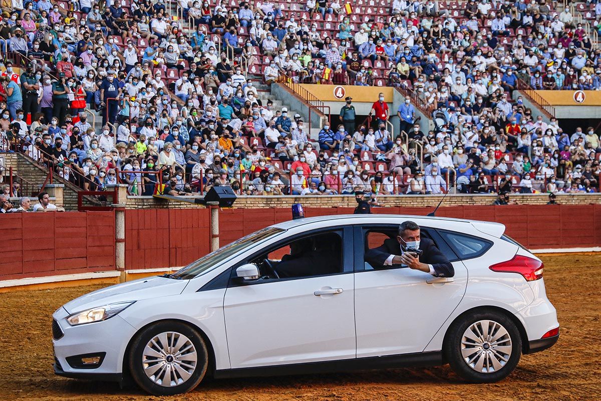 Exhibición de la Guardia Civil en la plaza de toros de Córdoba