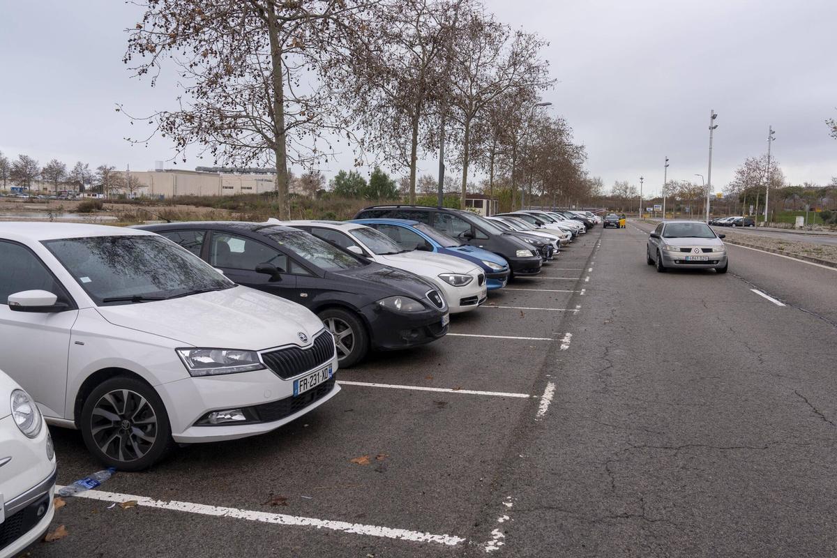 El Prat crearà una zona taronja d’estacionament per frenar els aparcaments fantasma de l’aeroport