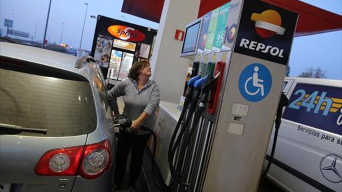 El precio de los carburantes ha impulsado el repunte de la inflación.
