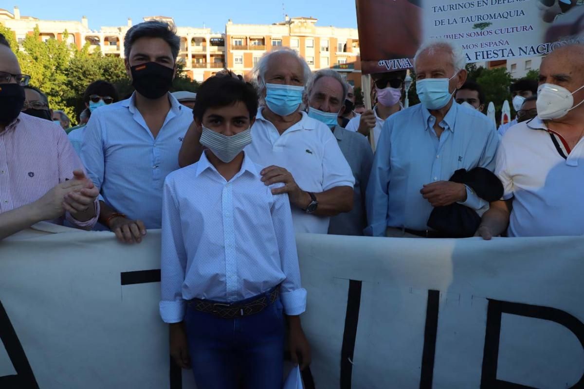 Manifestación de aficionados y profesionales taurinos por Córdoba