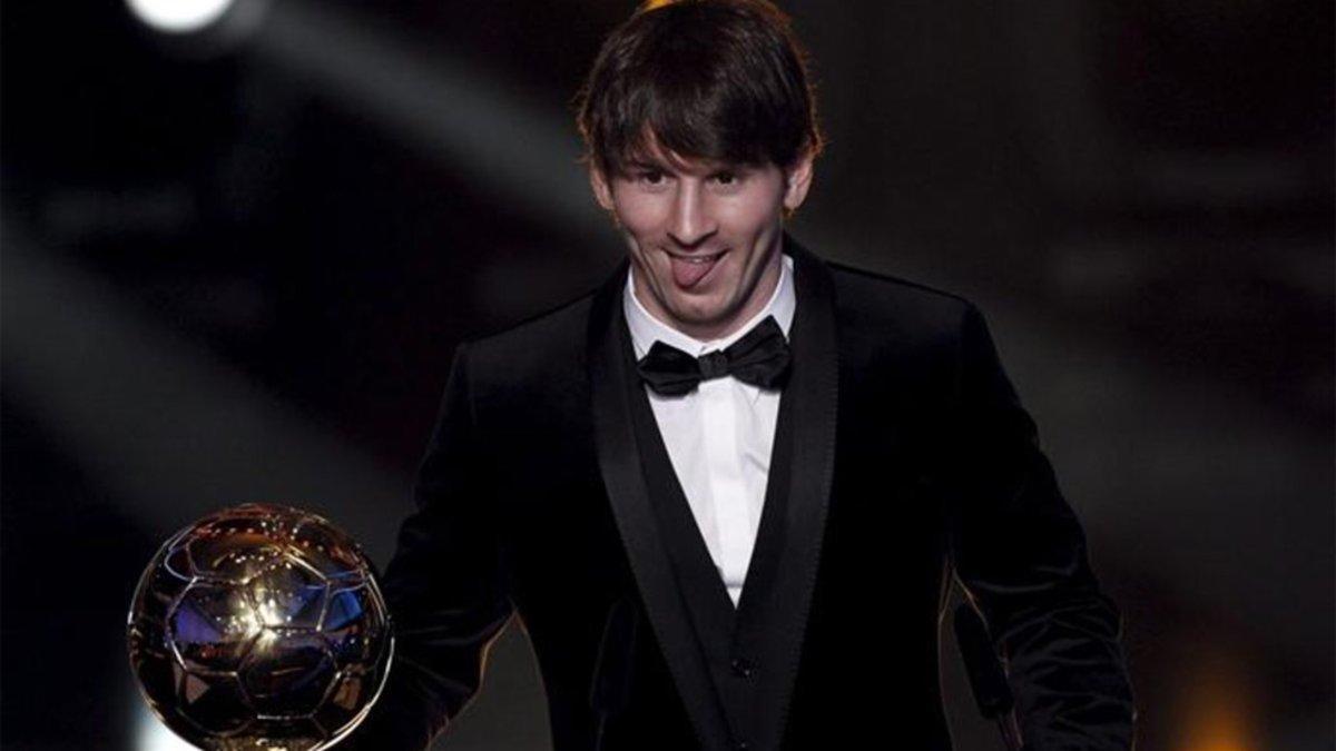 Messi recogiendo uno de sus Balones de Oro