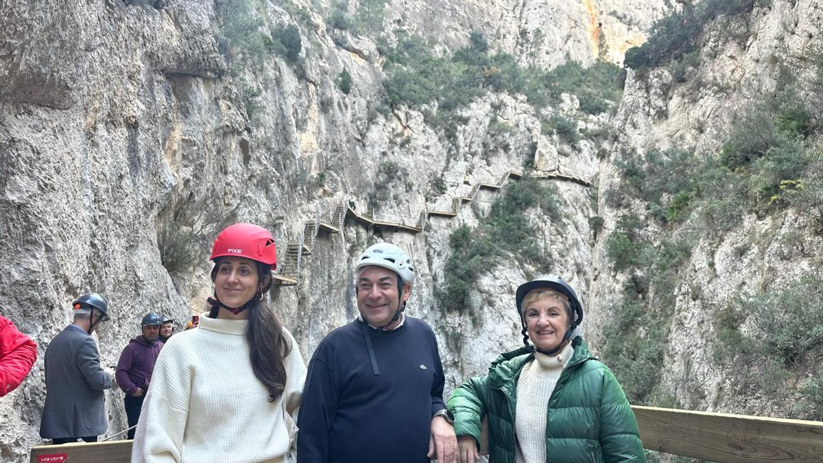 Nuevo tramo de 20 metros en la pasarela del pantano de Relleu
