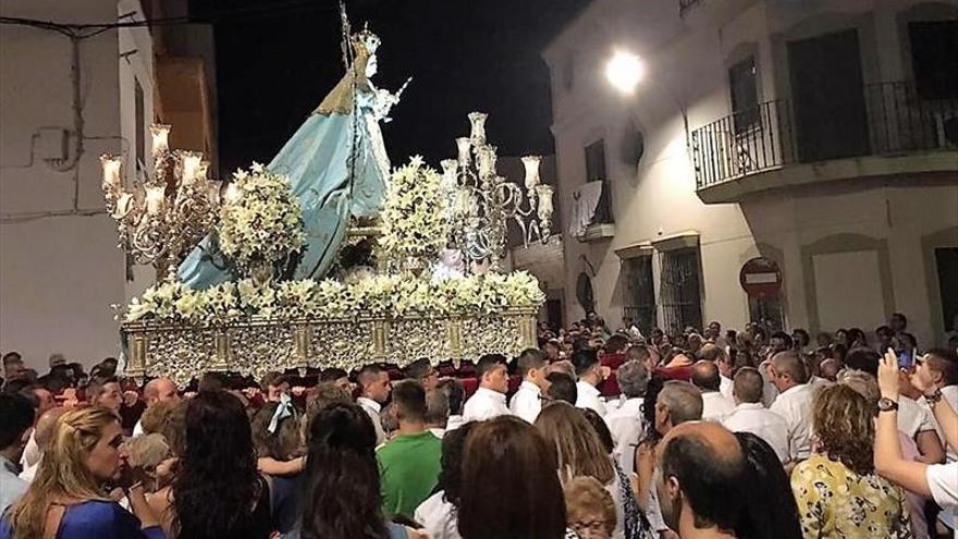 Fervor en las calles para acompañar a la patrona