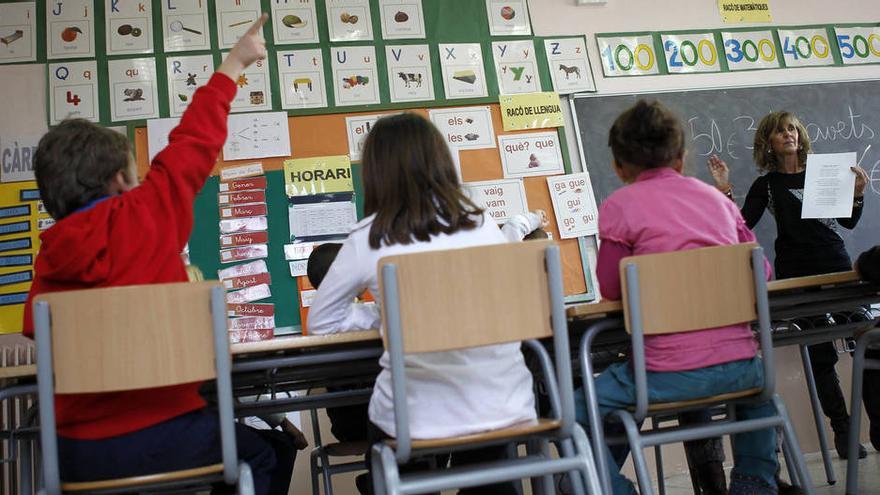 Piden 10 millones para evitar el &quot;copago educativo&quot; en los centros públicos de Canarias