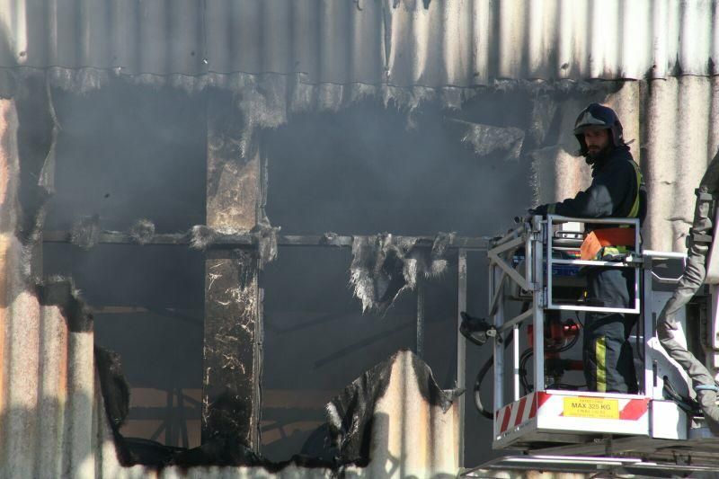 Arde una nave de curtido de pieles en Lorca