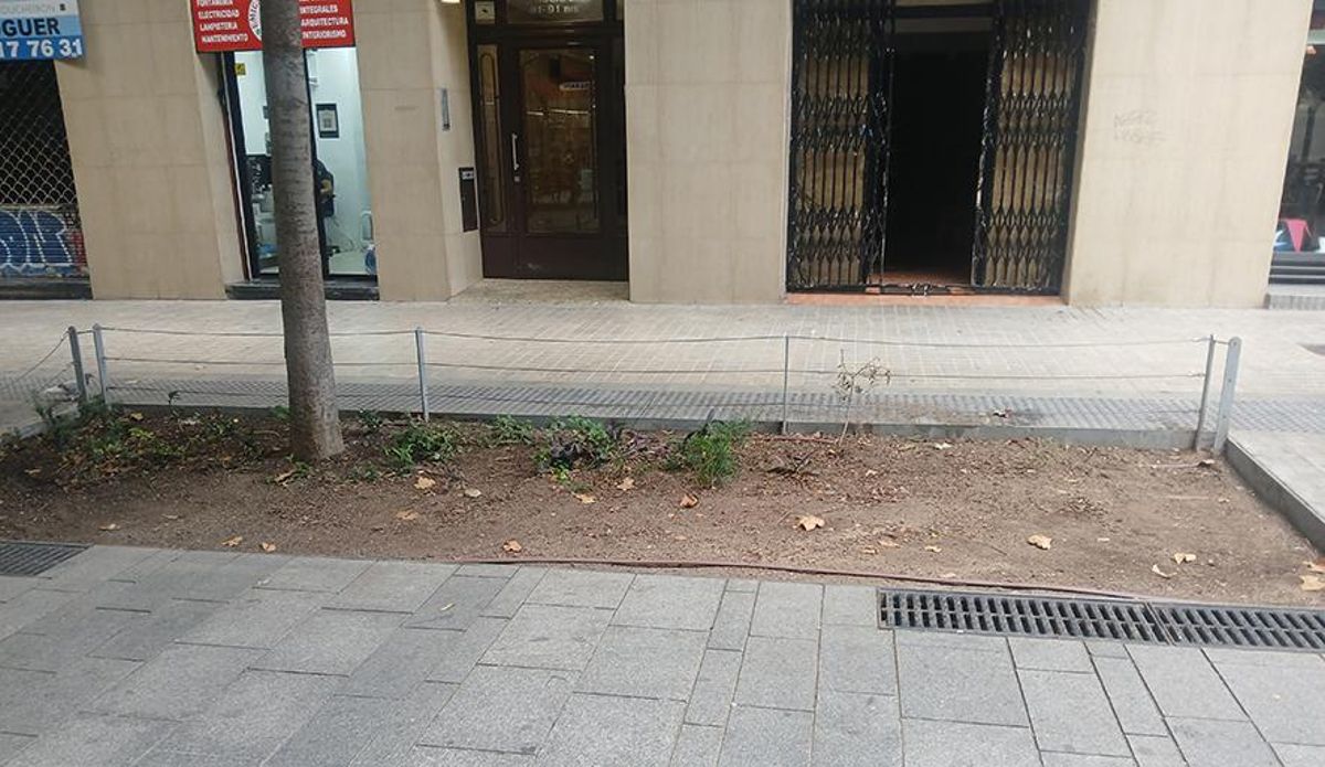 "Després de dos anys, aflora el progressiu deteriorament de la superilla de l'Eixample" "Després de dos anys, aflora el progressiu deteriorament de la superilla de l'Eixample"