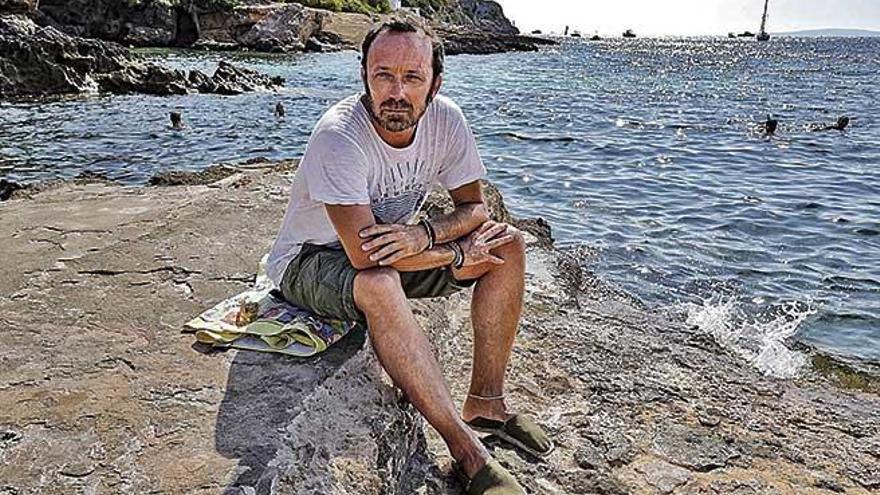 Rafel Gallego, en su lugar secreto de Cala Blava donde va a bucear y desconectar.