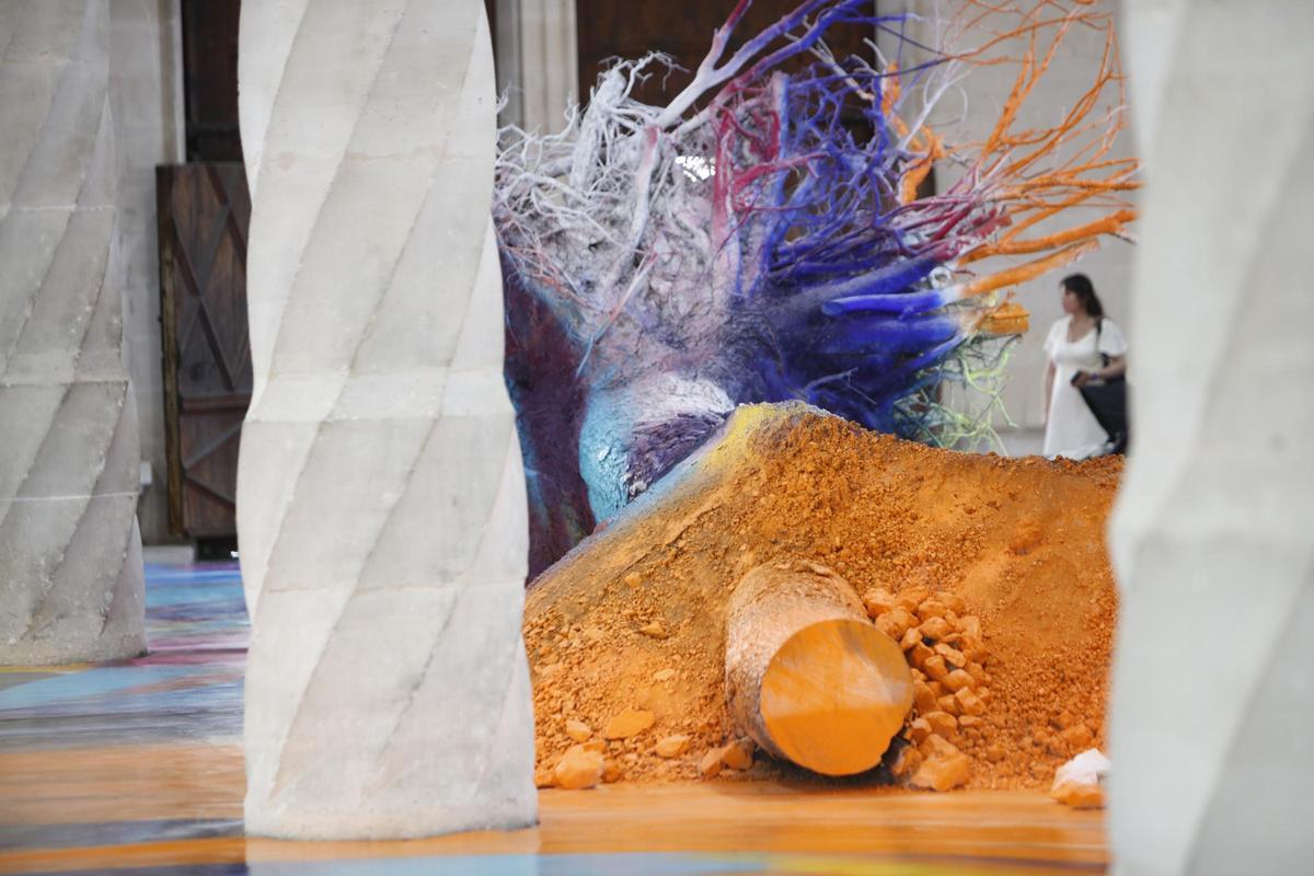 Staunen in der Seehandelsbörse: So wirkt Katharina Grosses Kunst auf die Besucher