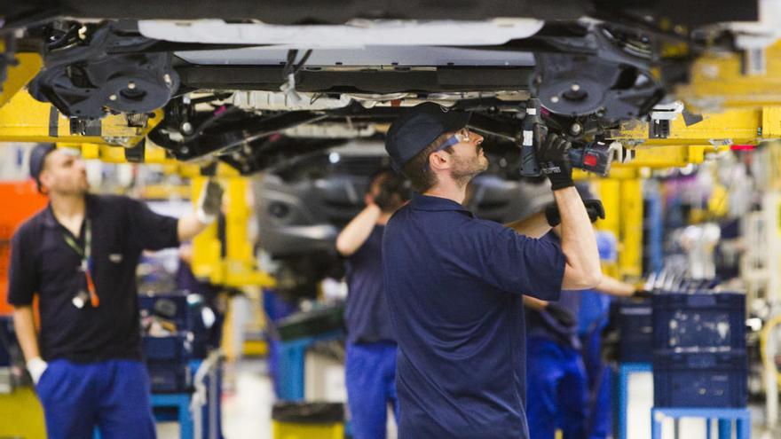 Ford recortará un 5 % la producción y 150 empleos y reclama más flexibilidad laboral