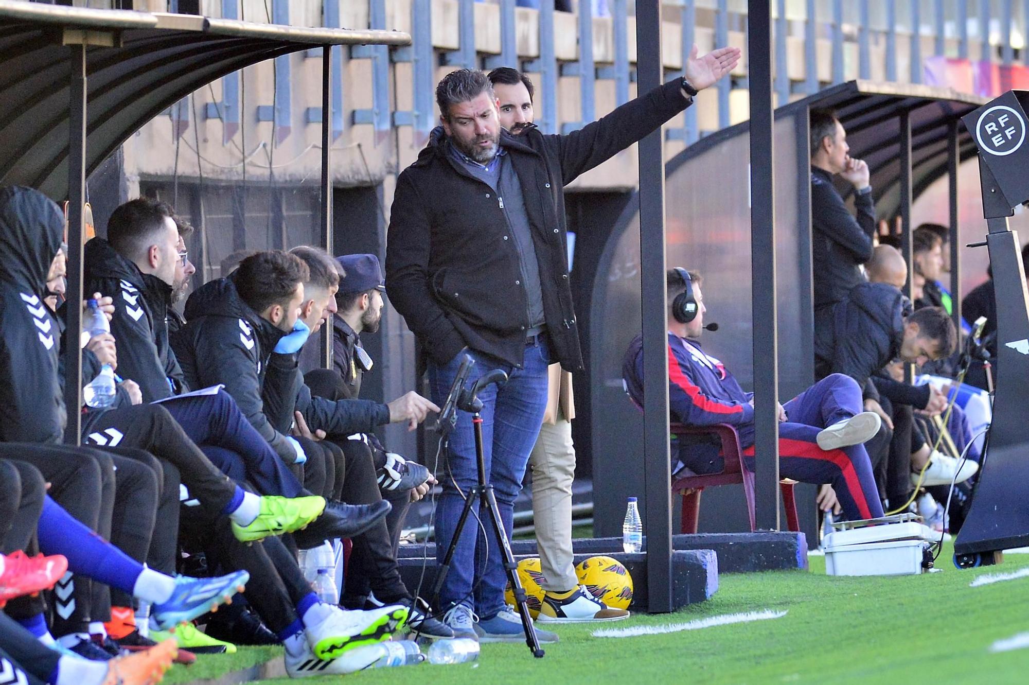 Descalabro en Elda frente al Tenerife (0-3)