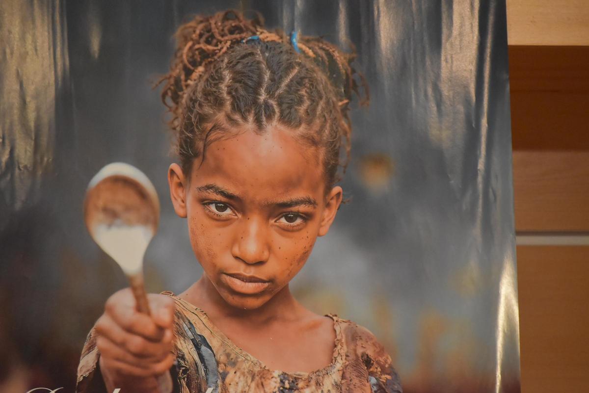 Cartel de la campaña 'Declara la guerra al hambre'.