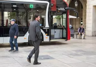 El bipartito valida "in extremis" una prórroga "forzosa" para el servicio del autobús urbano sin el aval de Intervención