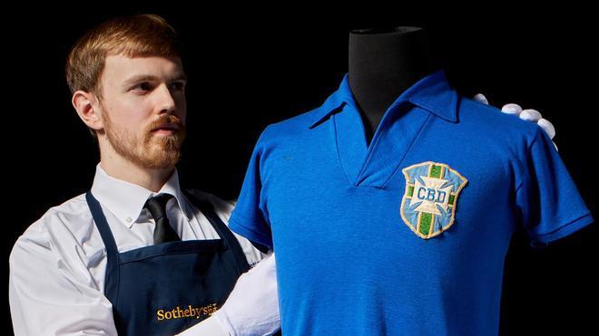 Subastarán camiseta que Pelé llevó en la final del Mundial de 1958, estimada en 6 millones