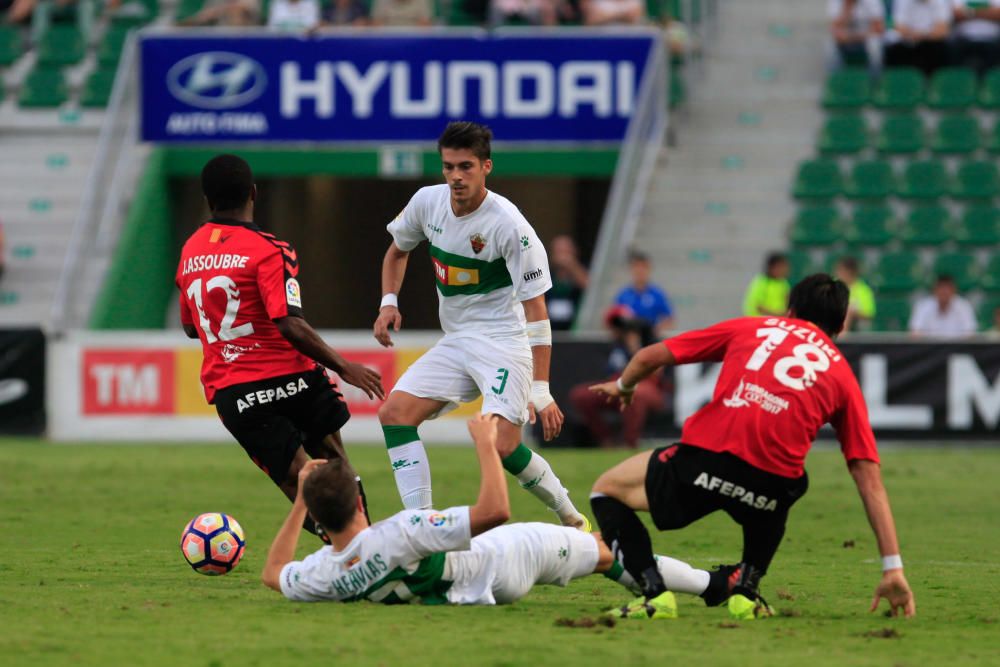 Elche y Nàstic empatan en el Martínez Valero