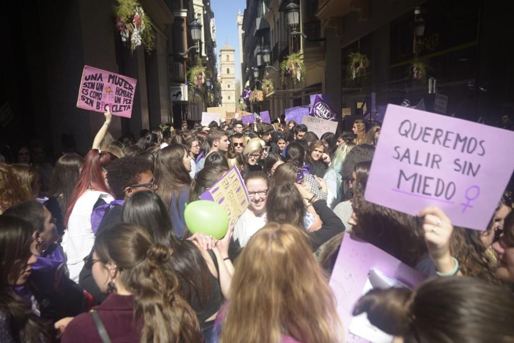 La feministas calientan motores antes de la manifestación del 8-M en Murcia