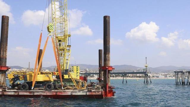 La ‘pontona’ para les obres del pont del Petroli de BadalonaLa pontona des de la qual s’emprendran les obres del Pont del Petroli de Badalona. | GERARDO SANTOS