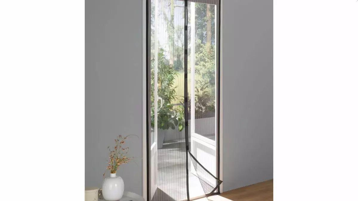Vista de la mosquitera para puertas de Lild.