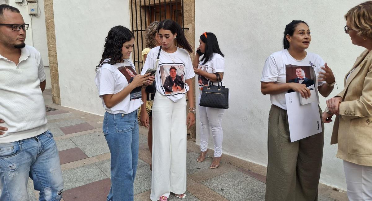 Los familiares llevaron camisetas con el rostro de Gerson