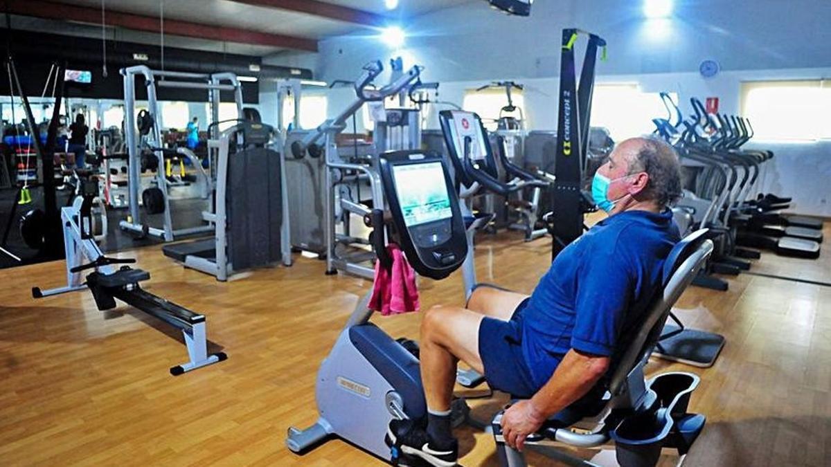Señalan que fortalecerse físicamente ayuda a combatir el virus.
