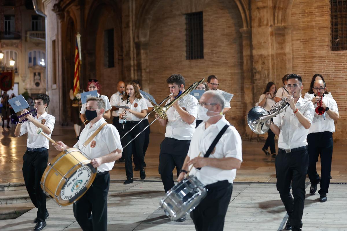 Búscate en el primer día de Ofrenda por las calles del Mar y Avellanas entre las 22:00 y 23:00 horas Búscate en el primer día de Ofrenda por las calles del Mar y Avellanas entre las 22:00 y 23:00 horas