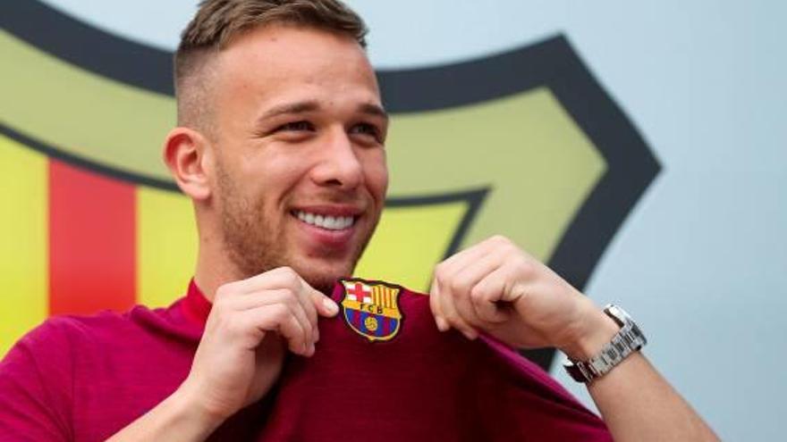 Arthur ja és a Barcelona i avui el presentaran