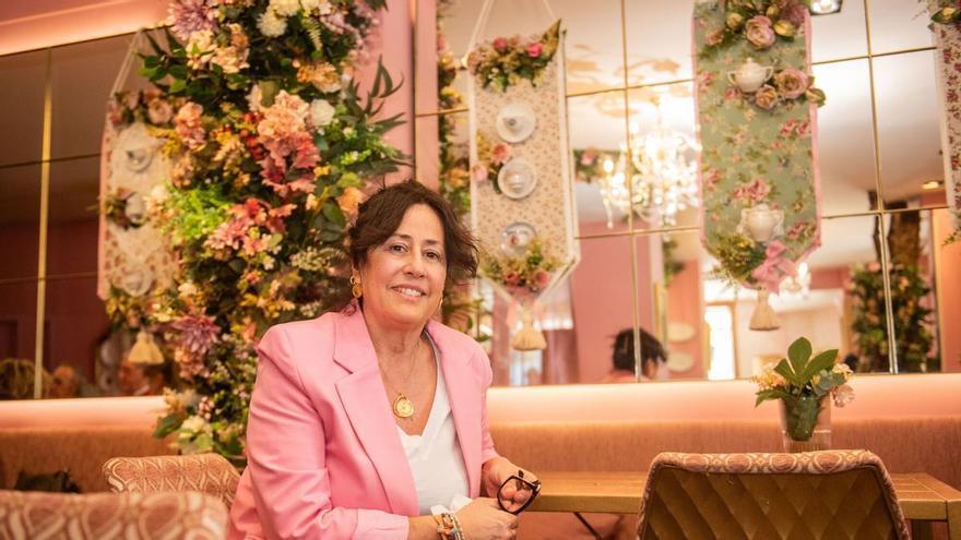 Vajilla de Londres y brunch de cocido: el salón de té de Arteixo que rompe las reglas con su lujo 'enxebre'