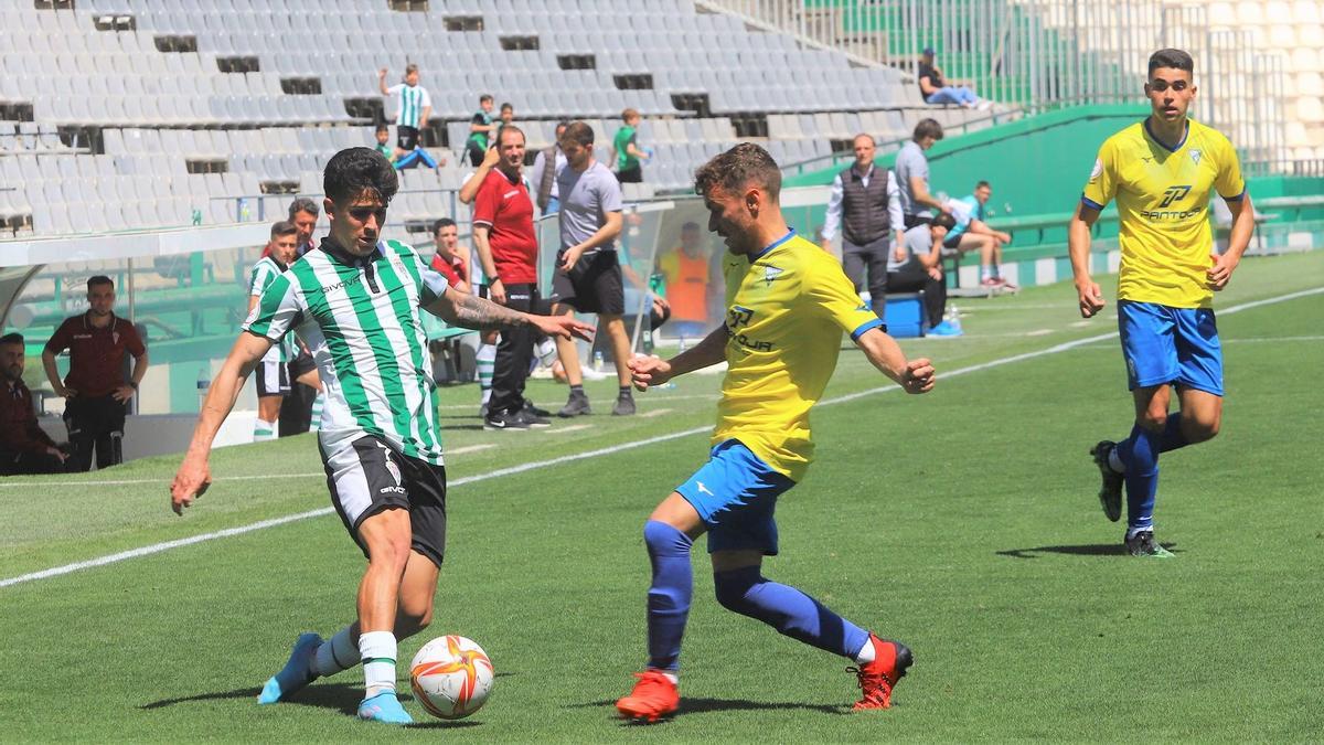 Juan Andres, en un partido con el Córdoba B durante la pasada campaña.