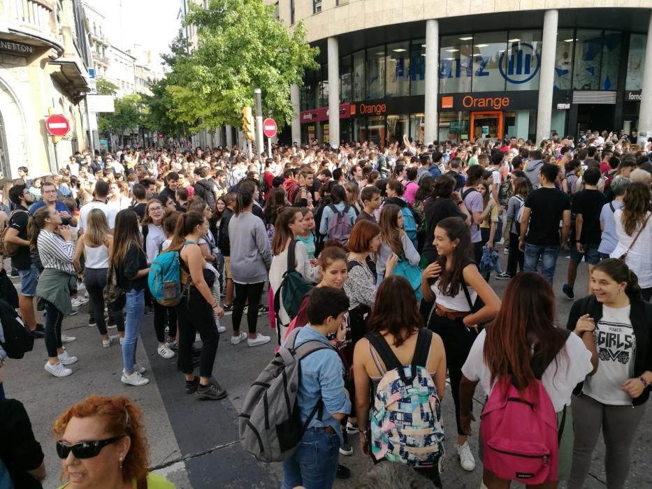 Respostes a la sentència: centenars de persones es manifesten a Manresa contra la sentència