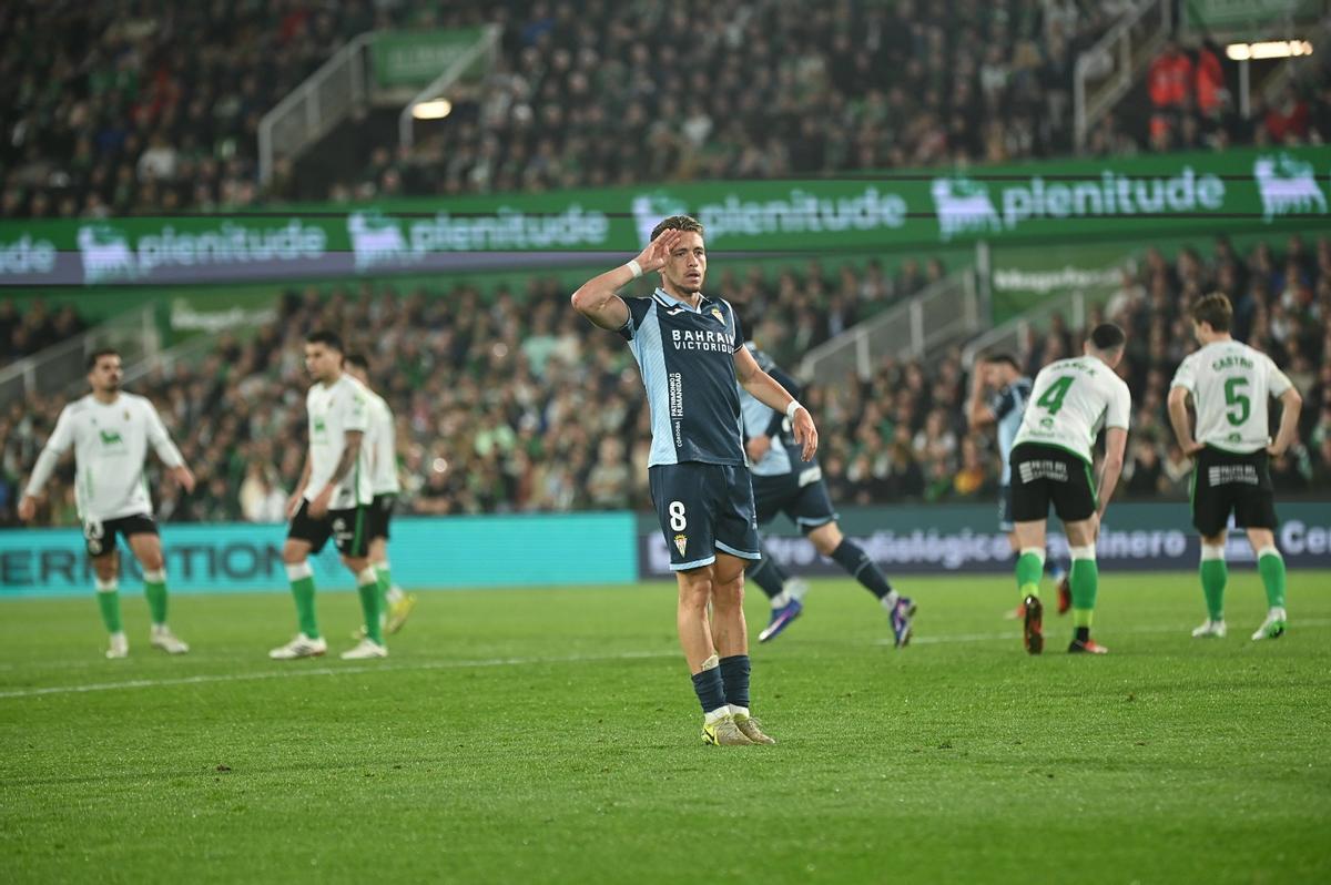 Isma Ruiz celebra el gol anotado en El Sardinero en el encuentro entre el Córdoba CF y el Racing de Santander