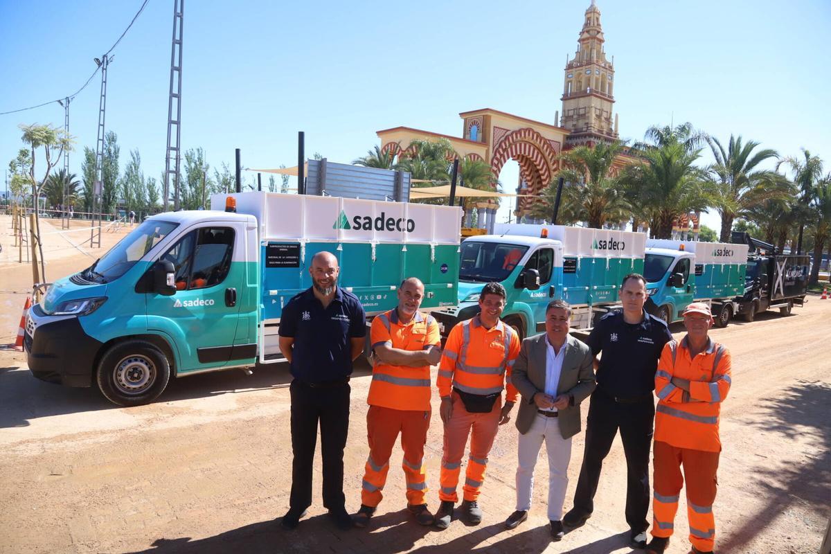 A.J.González Córdoba El presidente de la Empresa Municipal Saneamientos de Córdoba (Sadeco), Miguel Ruiz Madruga, presenta el plan operativo de la empresa para la Feria de Nuestra Señora de la Salud 2026. En la portada del recinto ferial El Arenal