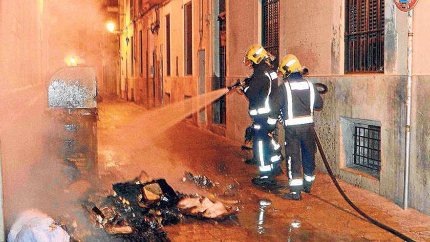 Arde un contenedor en Sant Jaume