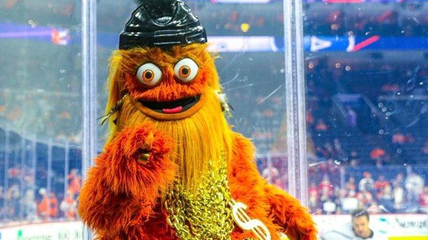 La mascota de los Philadelphia Flyers, acusada de golpear a un niño de 13 años