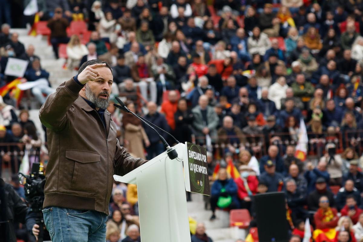 Mitin de Santiago Abascal &quot;Empezando por lo que importa&quot;, acompañado de Iván Espinosa de los Monteros, Ignacio Garriga, José Antonio Ortega Lara, Rocío Monasterio y Javier Ortega Smith, en la plaza de toros de Murcia