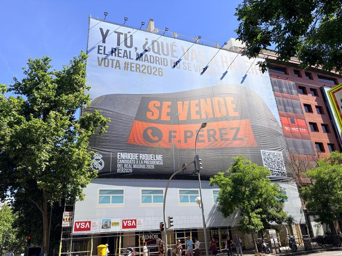 Imagen de la lona de la candidatura de Enrique Riquelme