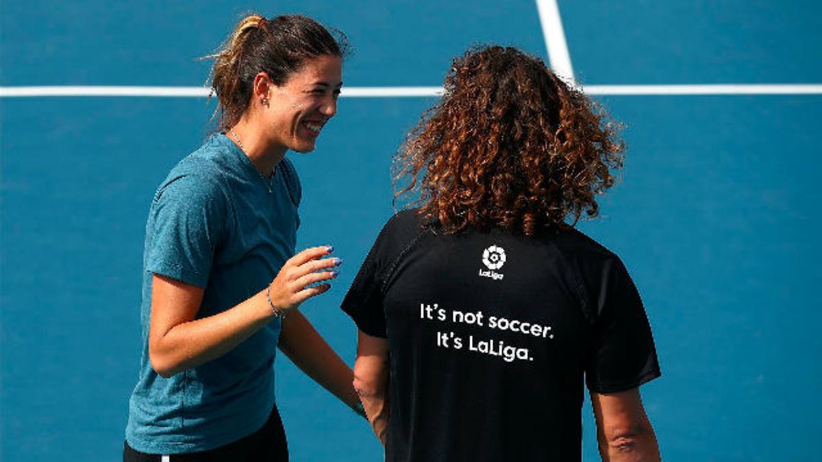 Puyol y Muguruza entrenan a fútbol y tenis juntos