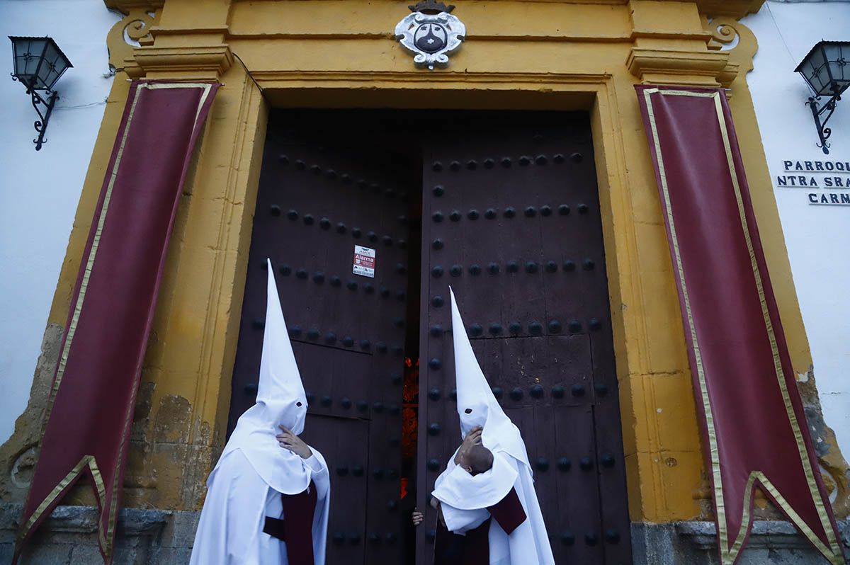 Salida procesional de la pro-hermandad de la Salud de Puerta Nueva