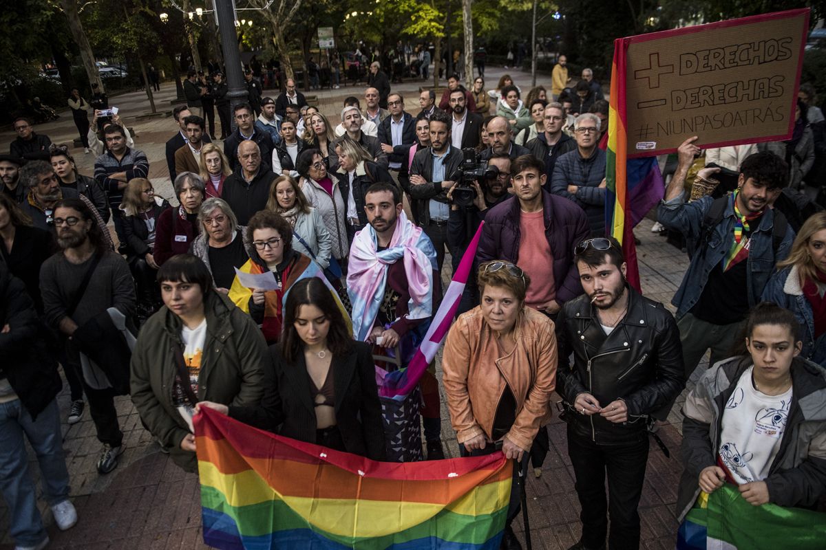 Fotogalería | Así fue la concentración en defensa de los derechos LGBTI en Cáceres