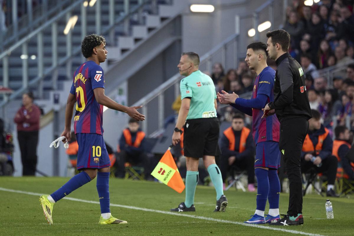 Lamine fue sustituido por Roony en los últimos compases del partido