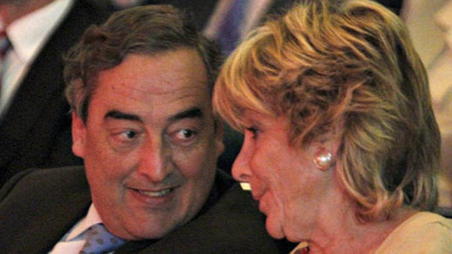 Rosell, con Esperanza Aguirre.