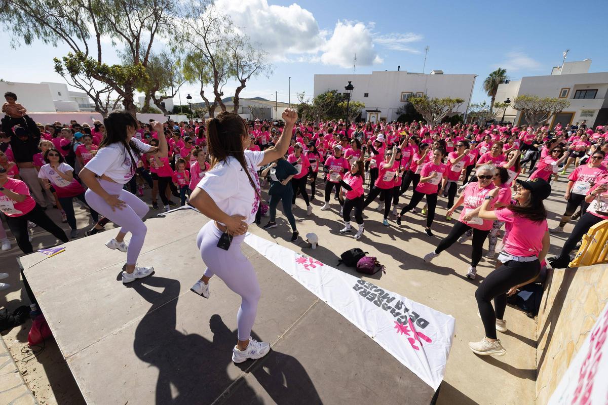 Mira todas las fotos de la Cursa per la Dona en Ibiza Mira todas las fotos de la Cursa per la Dona en Ibiza
