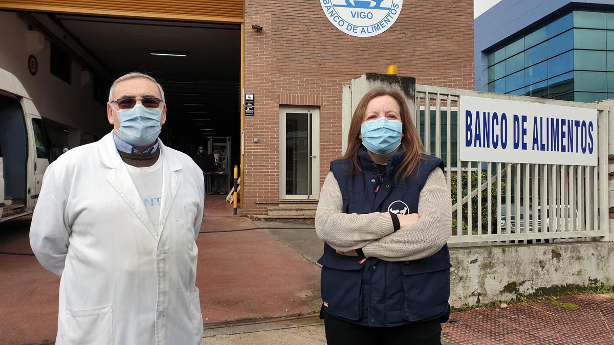 Abalde y Villar, a las puertas de la nave de la entidad, en Lavadores