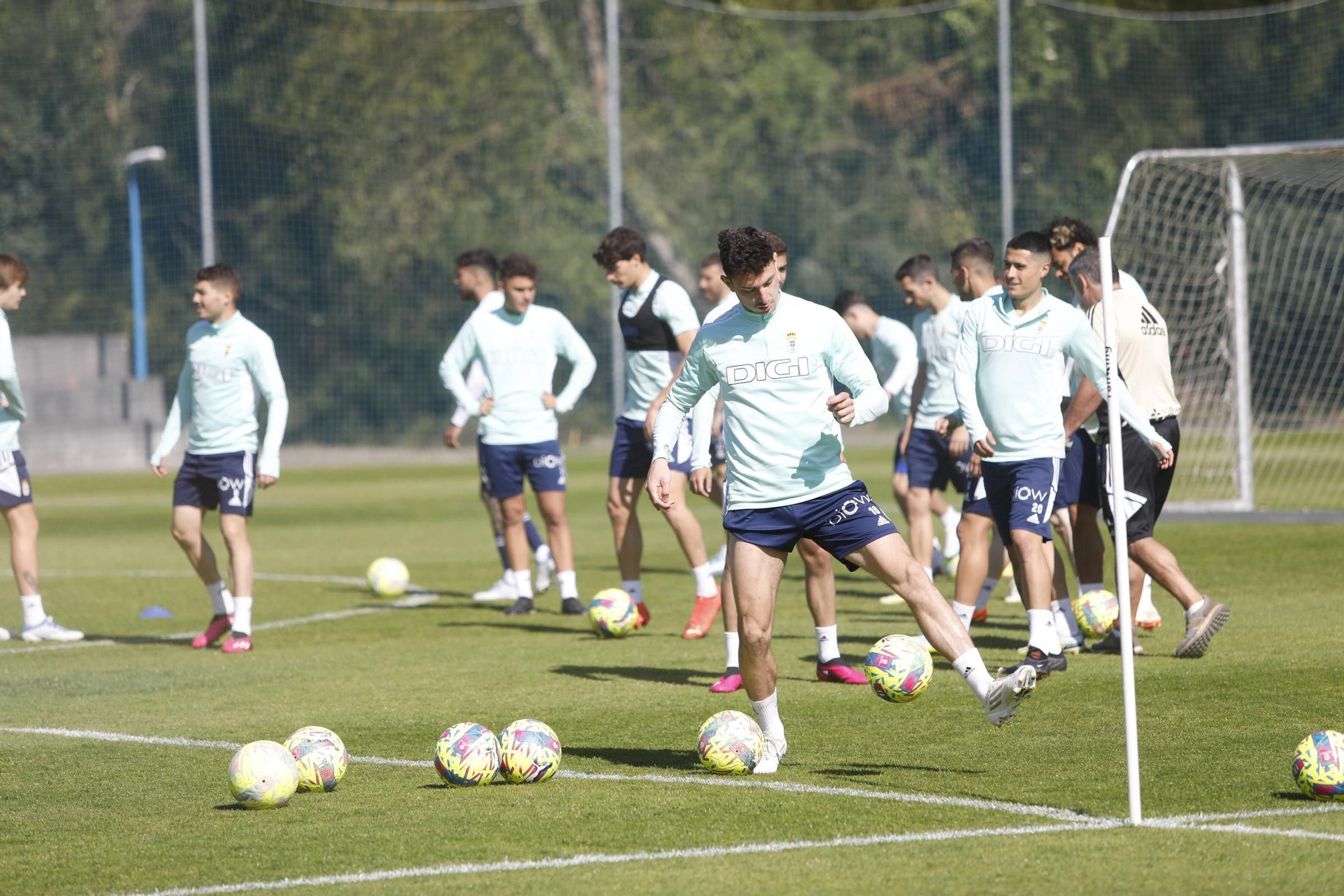 EN IMÁGENES: el entrenamiento del Oviedo